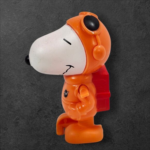 2019 McDonald’s NASA Snoopy Astronaut Toy Moon Walker Wind Up Peanuts Figure - Picture 2 of 9